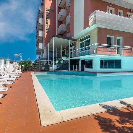 Hotel Delfino Milano Marittima Exteriör bild