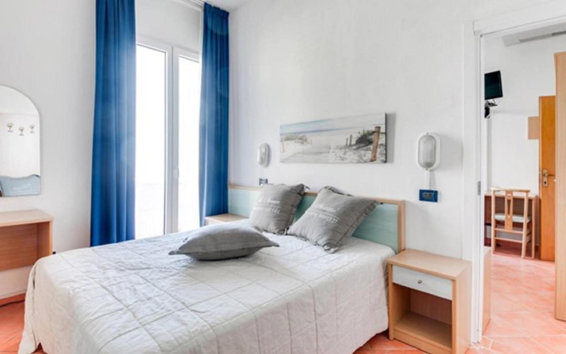 Hotel Delfino Milano Marittima Exteriör bild