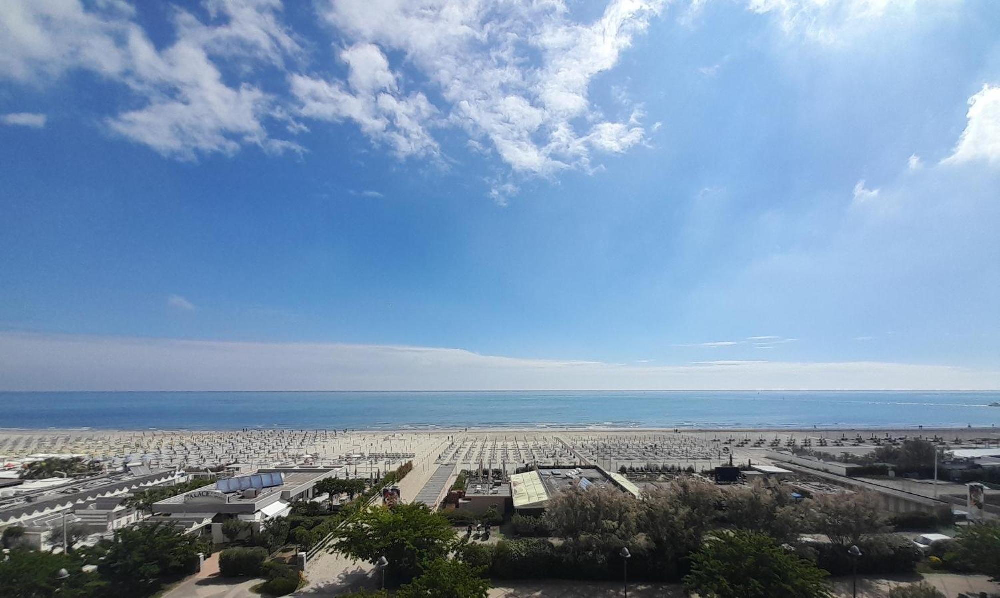 Hotel Delfino Milano Marittima Exteriör bild