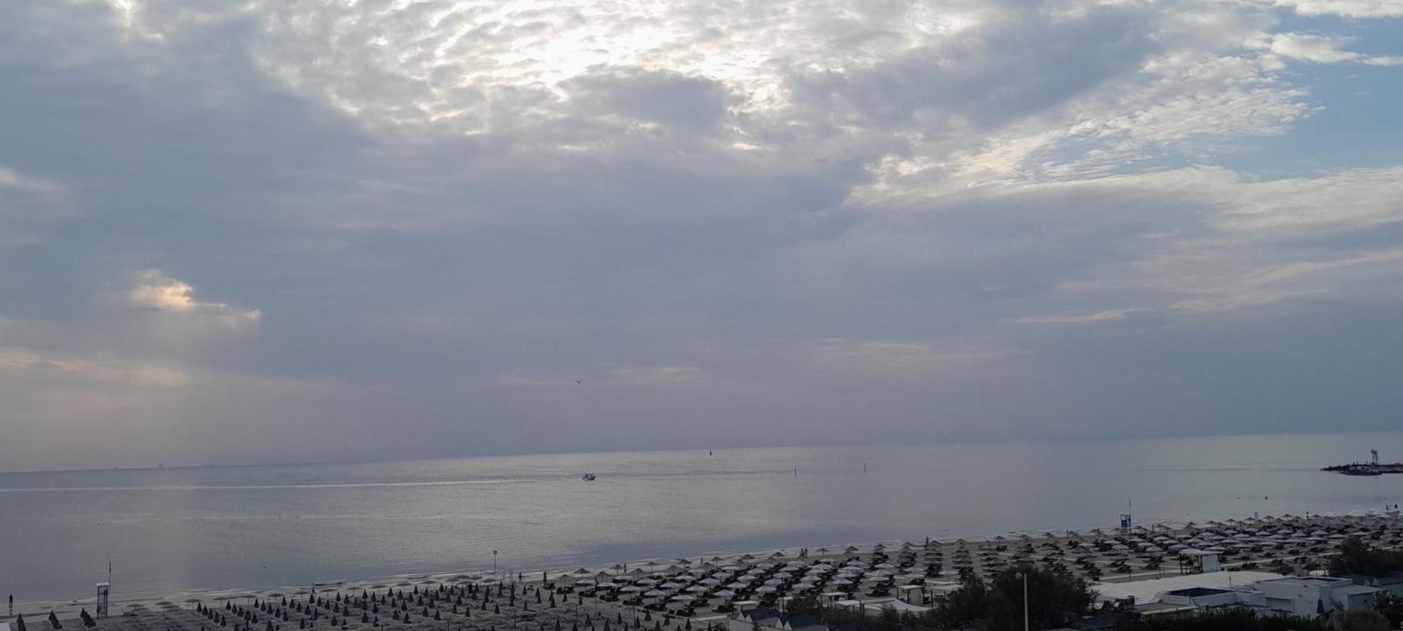 Hotel Delfino Milano Marittima Exteriör bild