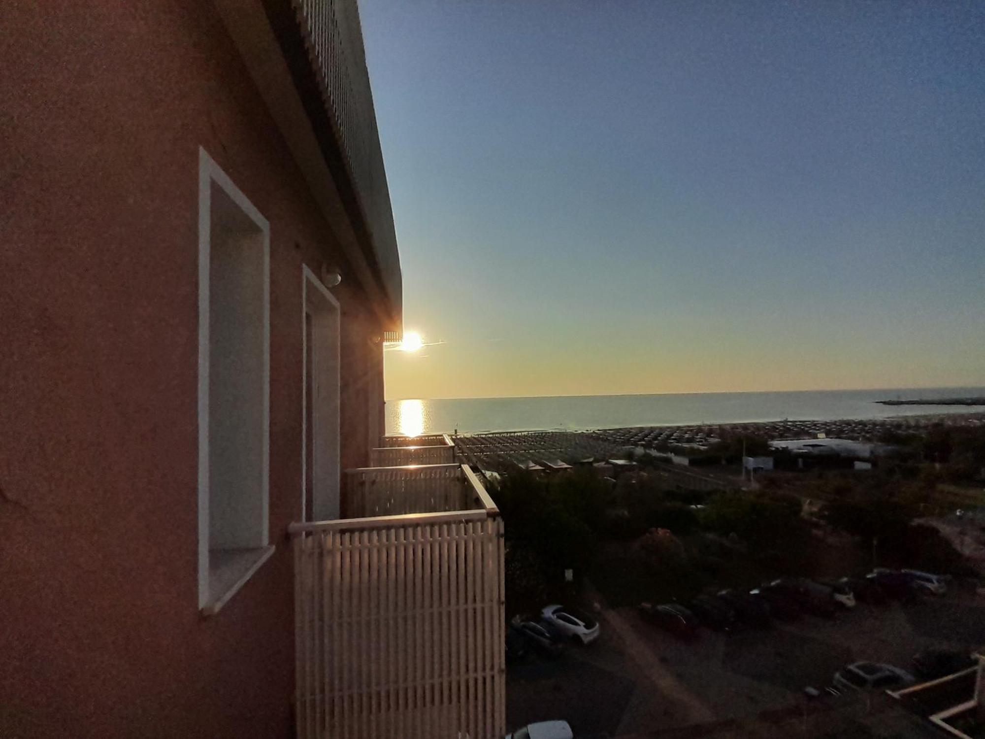 Hotel Delfino Milano Marittima Exteriör bild