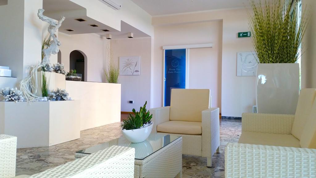 Hotel Delfino Milano Marittima Exteriör bild
