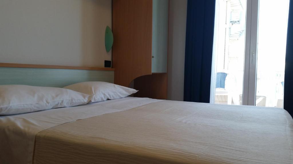 Hotel Delfino Milano Marittima Exteriör bild